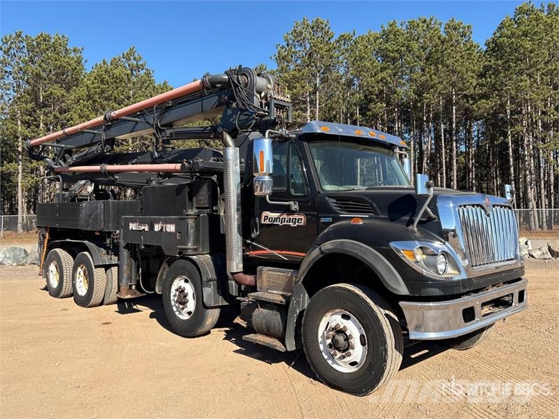 International on International 7600 SBA 8x4 Twin-Steer Concrete  Betonmixers en pompen