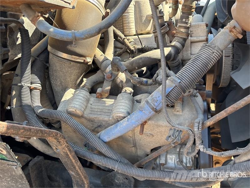 International on International 7600 SBA 8x4 Twin-Steer Concrete Автобетоновози