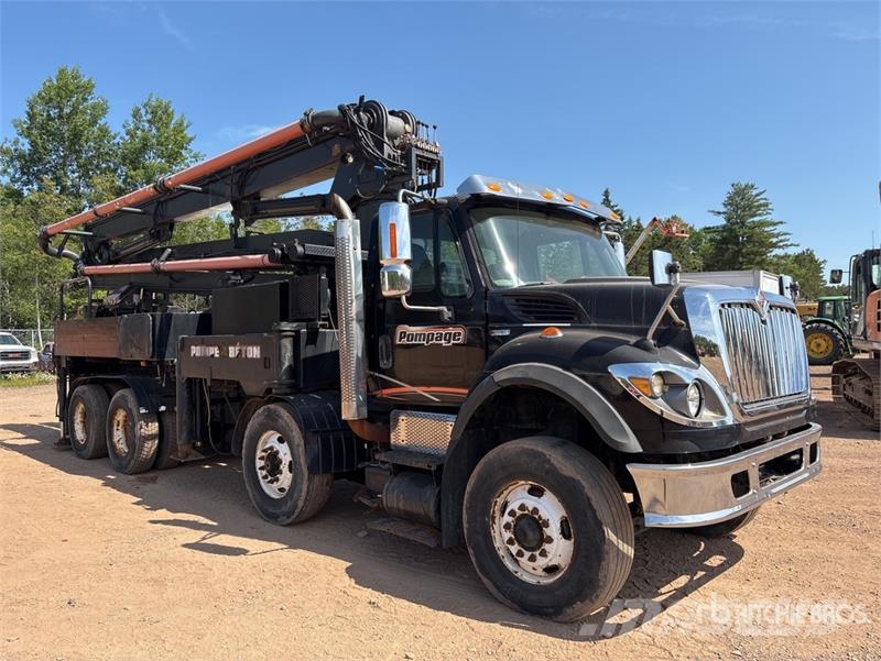 International on International 7600 SBA 8x4 Twin-Steer Concrete Автобетоновози