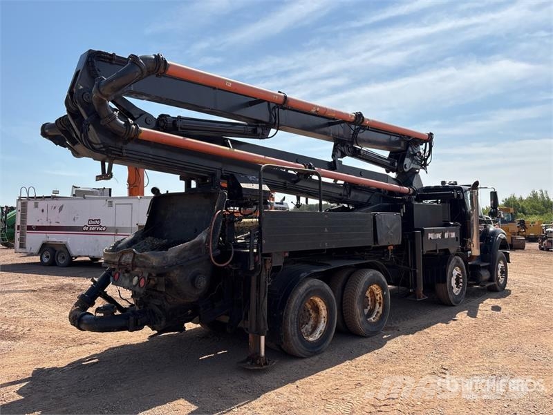 International on International 7600 SBA 8x4 Twin-Steer Concrete Автобетоновози