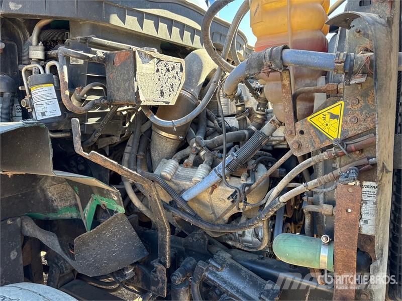 International on International 7600 SBA 8x4 Twin-Steer Concrete  Betonmixers en pompen
