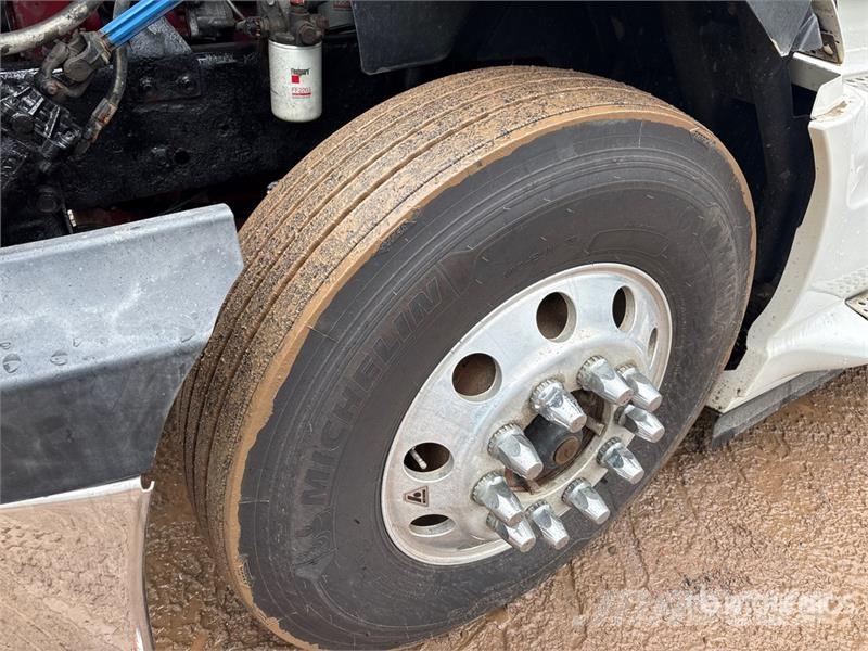 International ProStar Premium Vilcēji