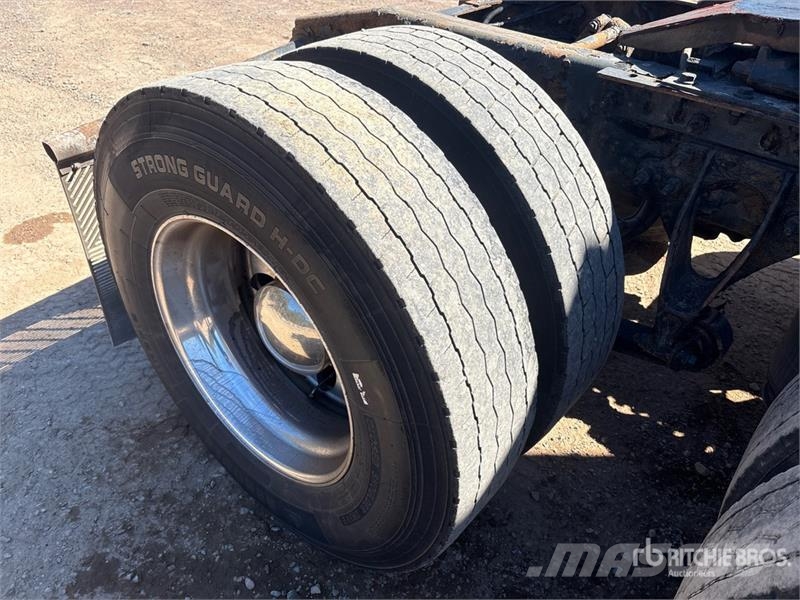 International Prostar+113 6x4 T/A Sleeper Truck Tractor Çekiciler
