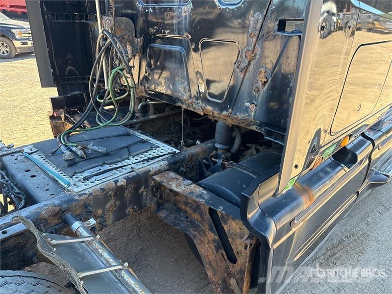 International Prostar+113 6x4 T/A Sleeper Truck Tractor Çekiciler