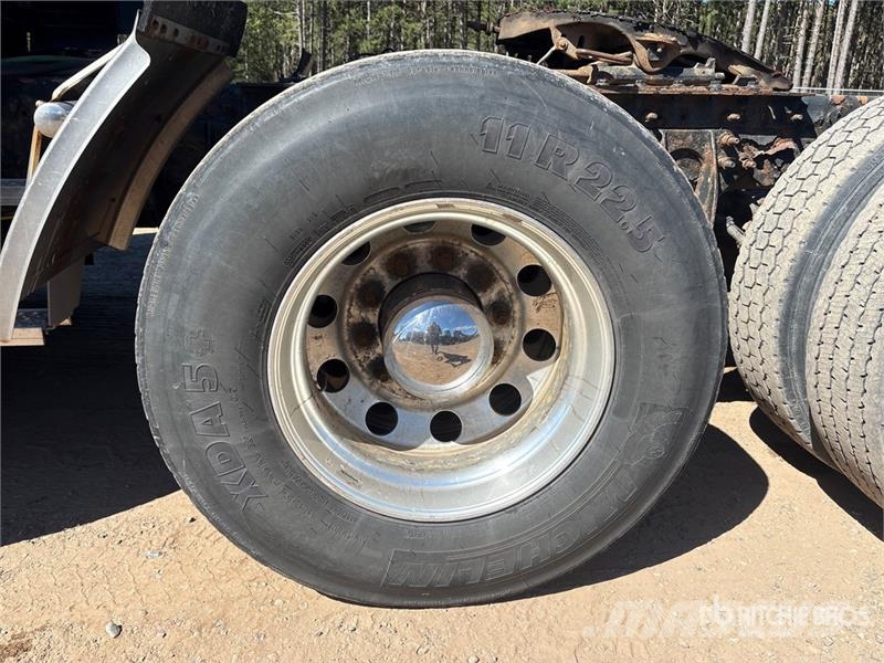 International Prostar+113 6x4 T/A Sleeper Truck Tractor Çekiciler
