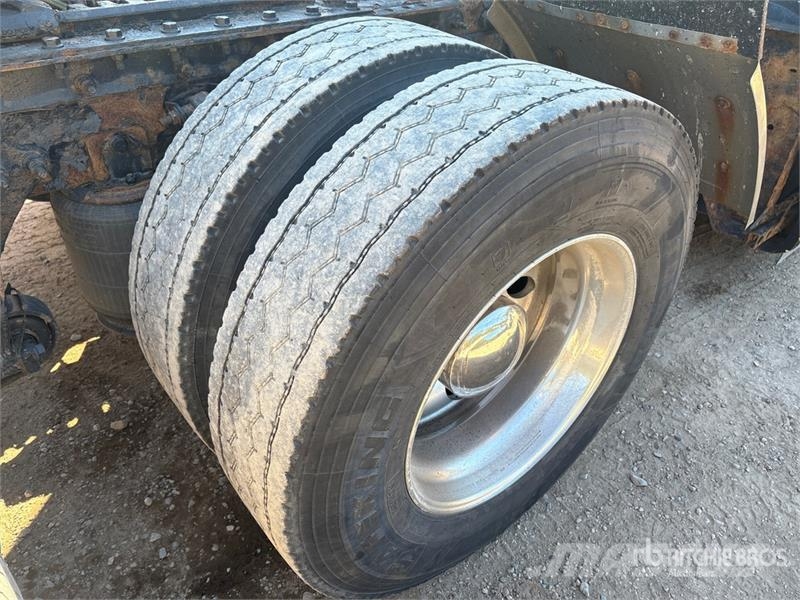 International Prostar+113 6x4 T/A Sleeper Truck Tractor Çekiciler