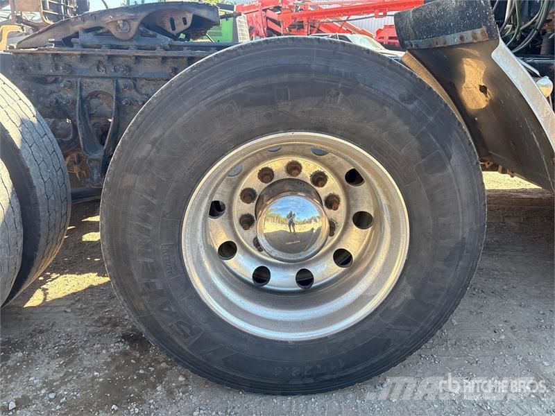 International Prostar+113 6x4 T/A Sleeper Truck Tractor Çekiciler