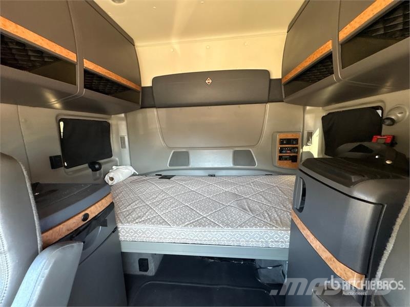 International Prostar+113 6x4 T/A Sleeper Truck Tractor Çekiciler