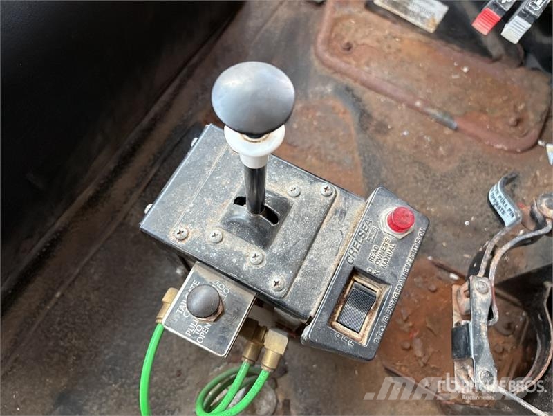 International WorkStar 7600 Camiones bañeras basculantes o volquetes