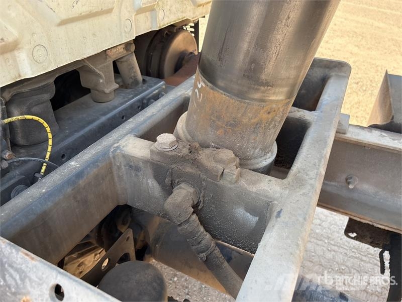 International WorkStar 7600 Camiones bañeras basculantes o volquetes
