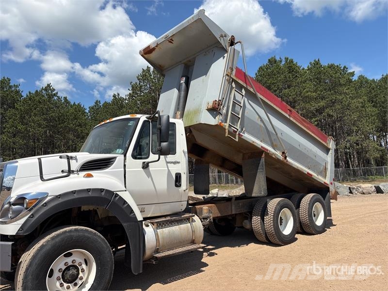 International WorkStar 7600 Camiones bañeras basculantes o volquetes