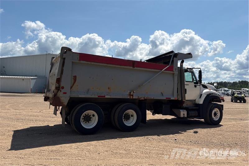 International WorkStar 7600 Camiones bañeras basculantes o volquetes