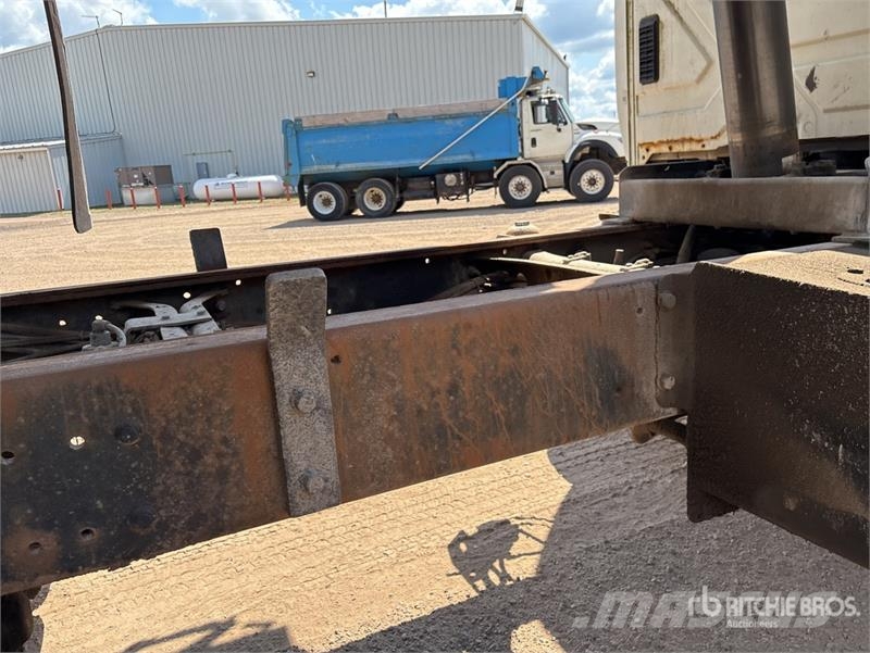 International WorkStar 7600 Camiones bañeras basculantes o volquetes