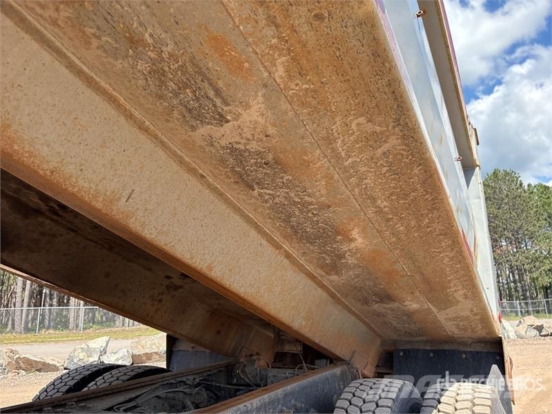 International WorkStar 7600 Camiones bañeras basculantes o volquetes