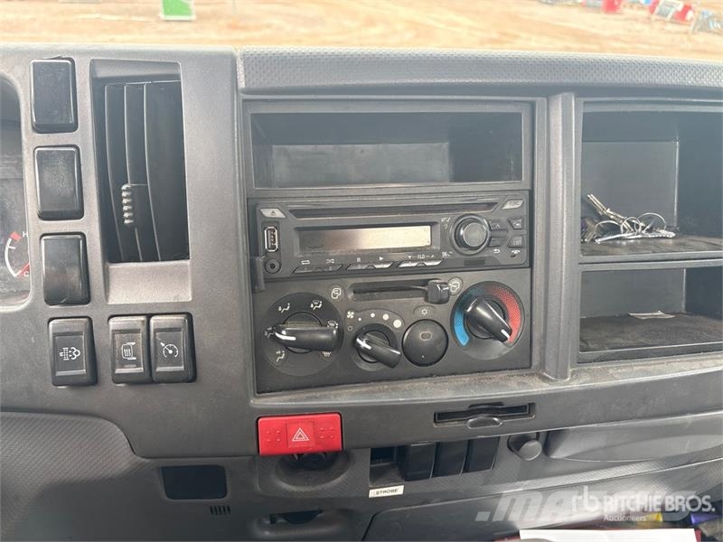 Isuzu NRR Cabinas