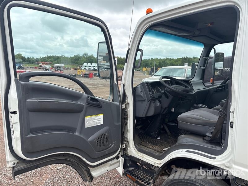 Isuzu NRR Cabinas