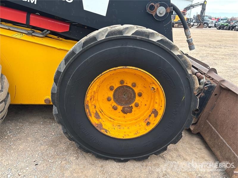 JCB 330 Two-Speed Skid Steer Loader Kompaktrakodók