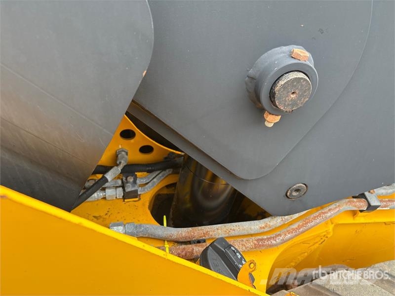 JCB 330 Two-Speed Skid Steer Loader Kompaktrakodók