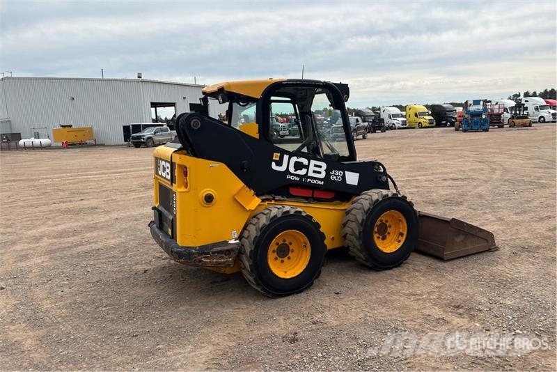 JCB 330 Two-Speed Skid Steer Loader Kompaktrakodók
