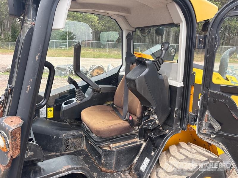 JCB 330 Two-Speed Skid Steer Loader Kompaktrakodók