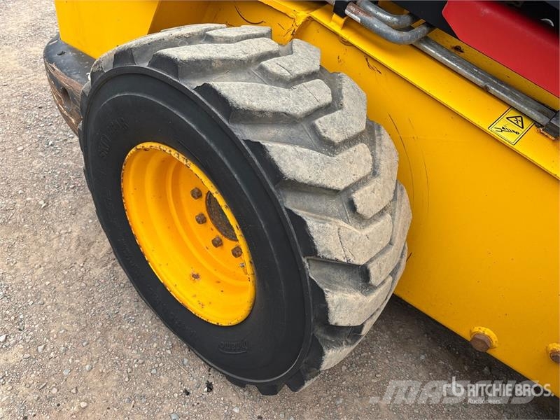 JCB 330 Two-Speed Skid Steer Loader Kompaktrakodók