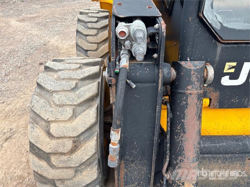 JCB 330 Two-Speed Skid Steer Loader Kompaktrakodók