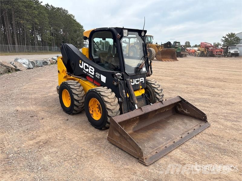 JCB 330 Two-Speed Skid Steer Loader Ładowarki burtowe