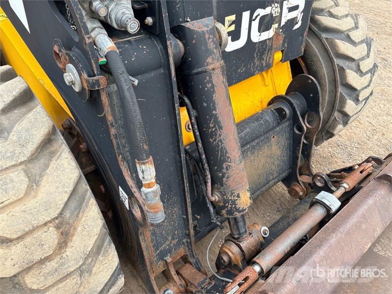 JCB 330 Two-Speed Skid Steer Loader Kompaktrakodók