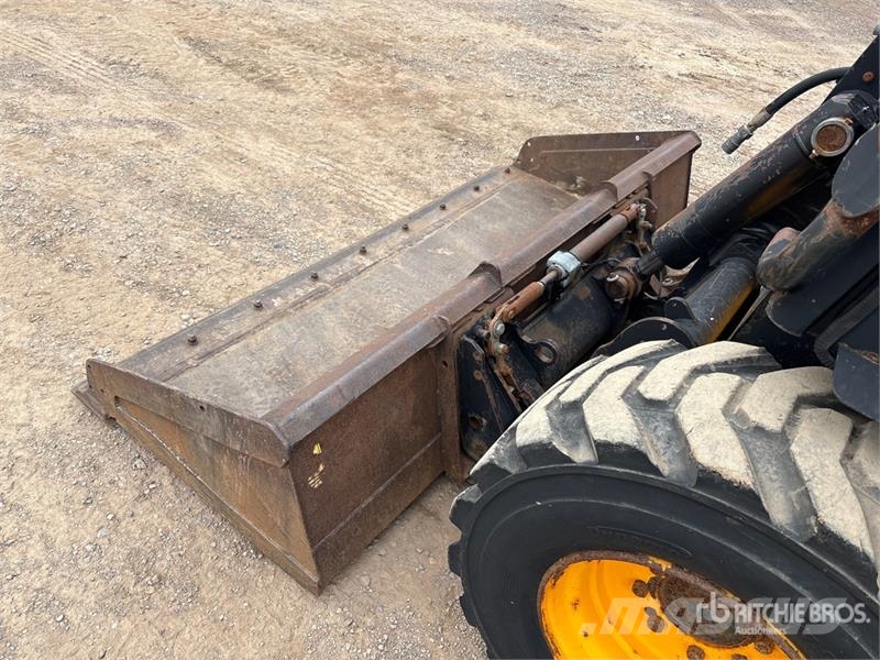 JCB 330 Two-Speed Skid Steer Loader Kompaktrakodók