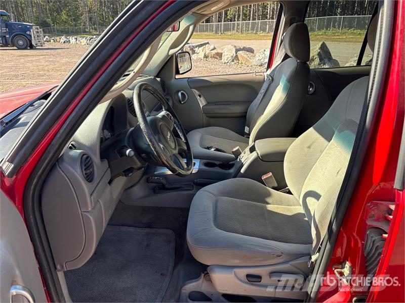 Jeep Liberty Automašīnas