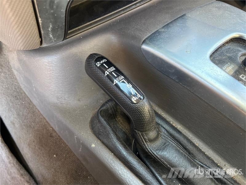 Jeep Liberty Automašīnas
