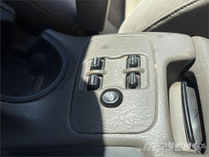 Jeep Liberty Automašīnas