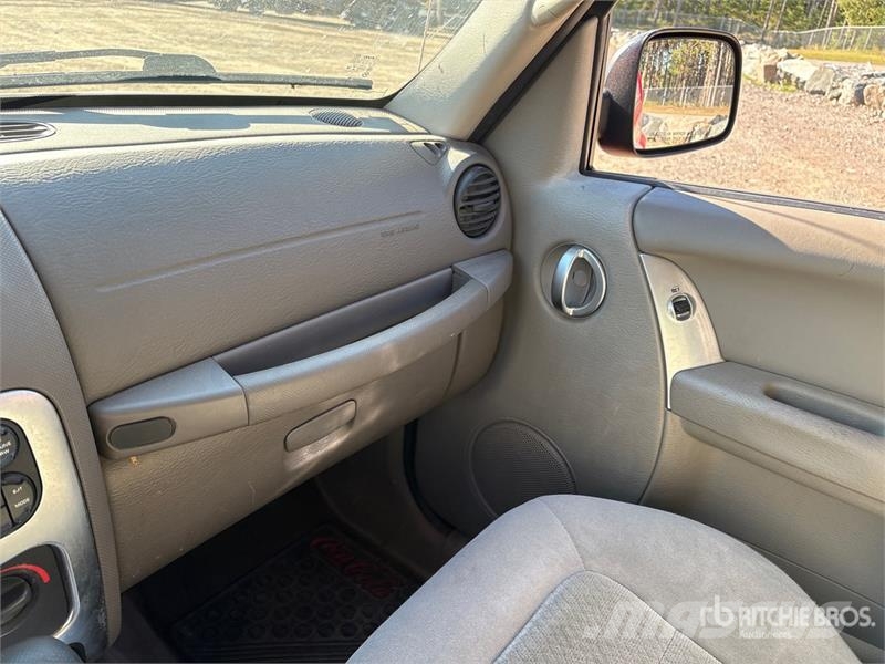 Jeep Liberty Automašīnas