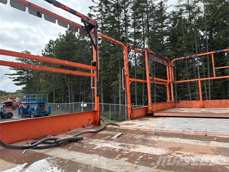 JLG 4394 RT 4x4 Dual Fuel Scissor Lift Nožnicové zdvíhacie plošiny