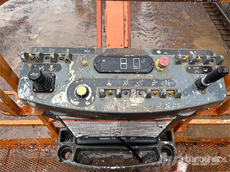 JLG 460SJ 2WD Dual Fuel Telescopic Boom Lift Nacelles télescopiques
