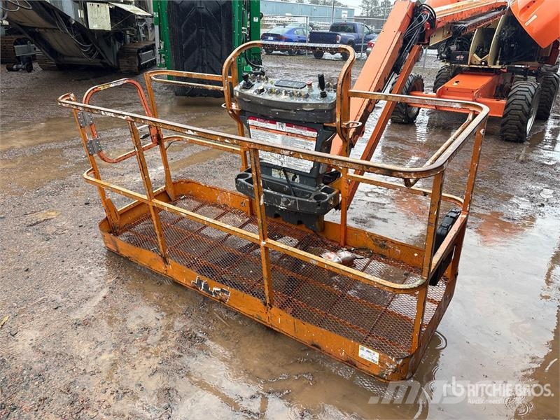 JLG 460SJ 2WD Dual Fuel Telescopic Boom Lift Nacelles télescopiques