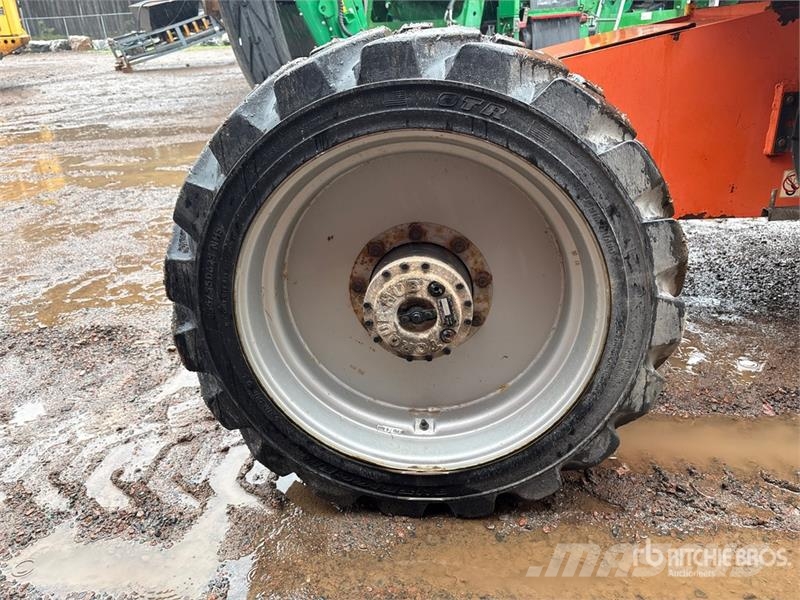 JLG 460SJ 2WD Dual Fuel Telescopic Boom Lift Nacelles télescopiques