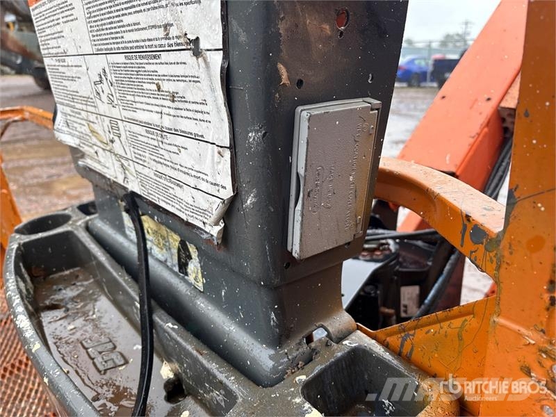 JLG 460SJ 2WD Dual Fuel Telescopic Boom Lift Nacelles télescopiques