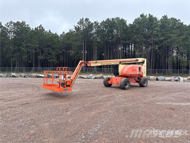 JLG 800 AJ 4WD Dual Fuel Articulating Boom Lift Gelenkteleskoparbeitsbühnen