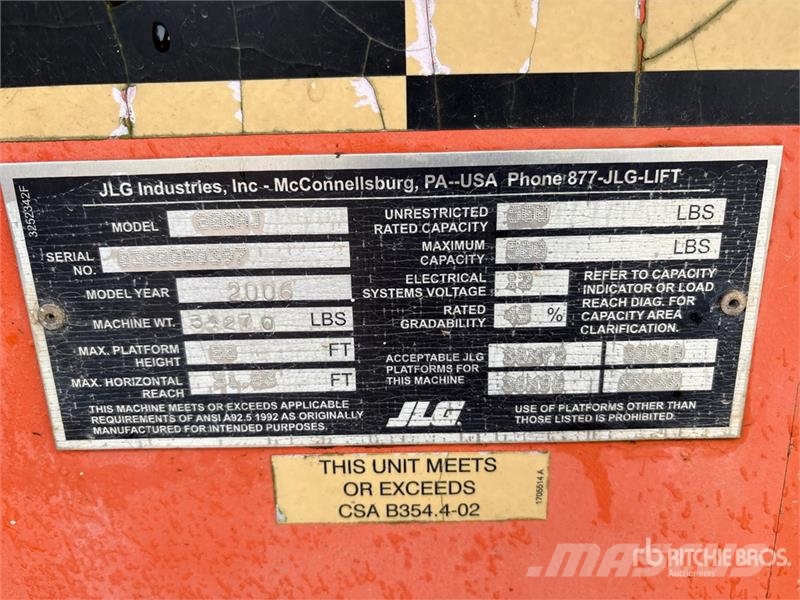 JLG 800 AJ 4WD Dual Fuel Articulating Boom Lift Gelenkteleskoparbeitsbühnen
