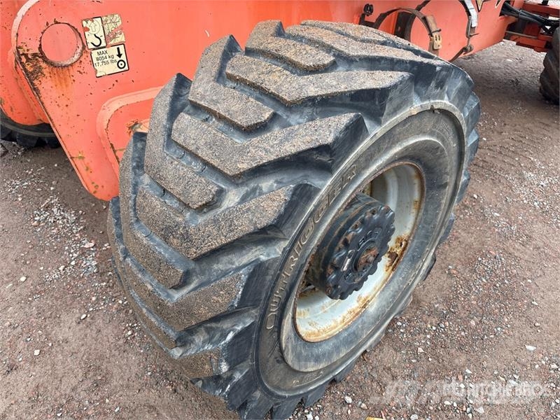 JLG 800 AJ 4WD Dual Fuel Articulating Boom Lift Gelenkteleskoparbeitsbühnen