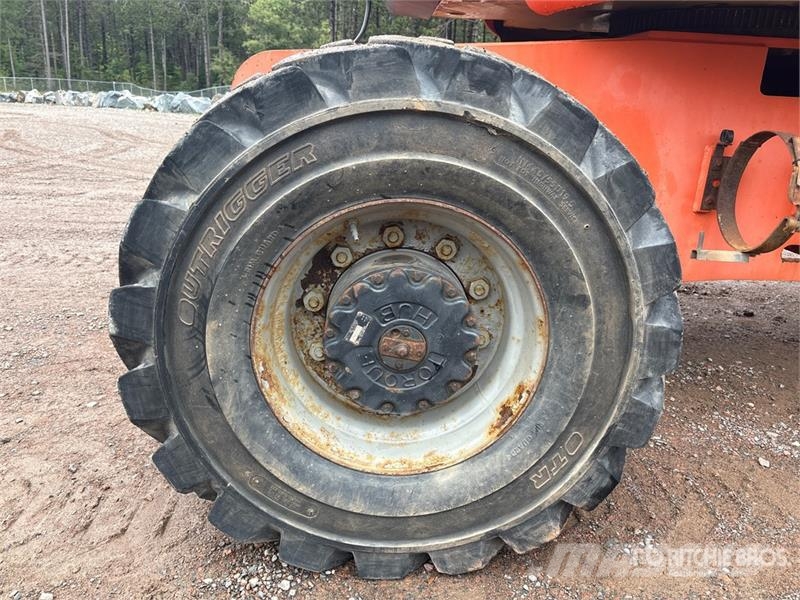 JLG 800 AJ 4WD Dual Fuel Articulating Boom Lift Gelenkteleskoparbeitsbühnen