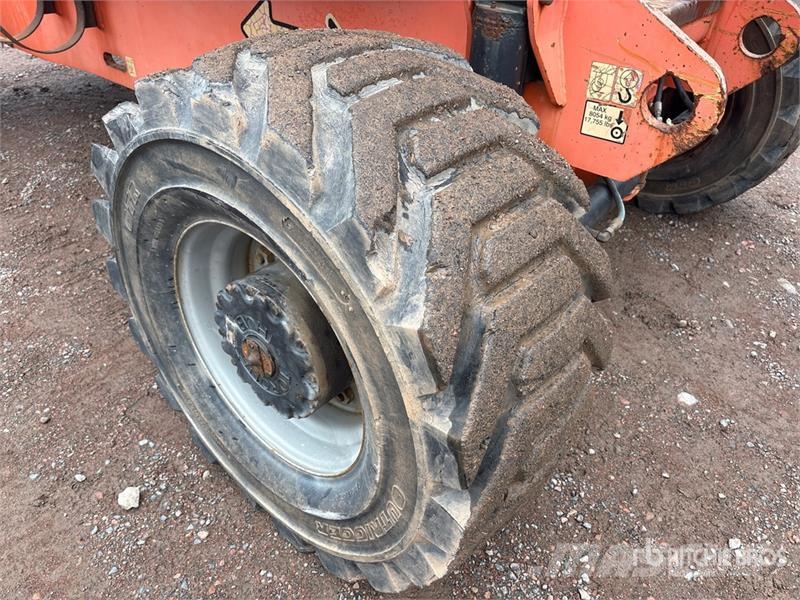 JLG 800 AJ 4WD Dual Fuel Articulating Boom Lift Gelenkteleskoparbeitsbühnen