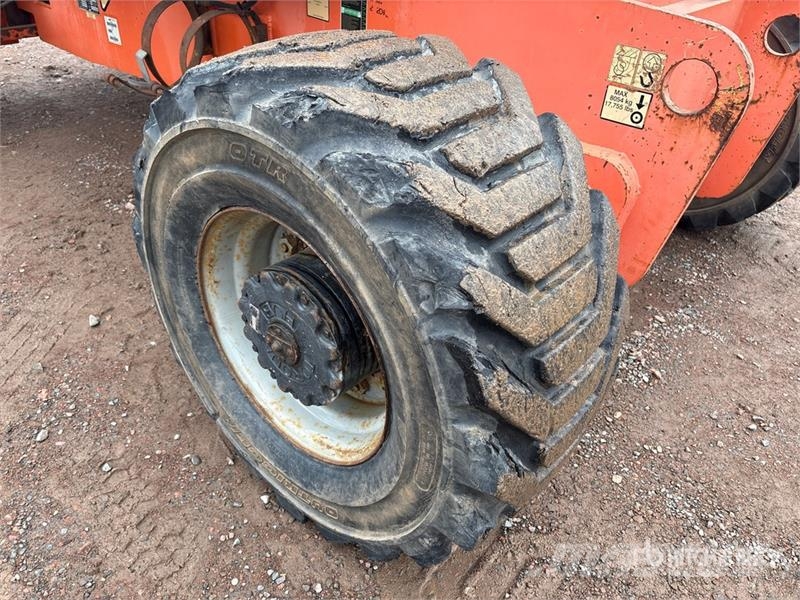 JLG 800 AJ 4WD Dual Fuel Articulating Boom Lift Gelenkteleskoparbeitsbühnen