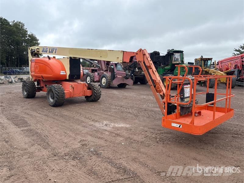 JLG 800 AJ 4WD Dual Fuel Articulating Boom Lift Gelenkteleskoparbeitsbühnen