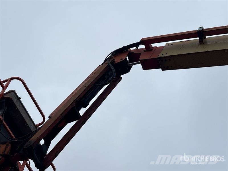 JLG 800 AJ 4WD Dual Fuel Articulating Boom Lift Gelenkteleskoparbeitsbühnen