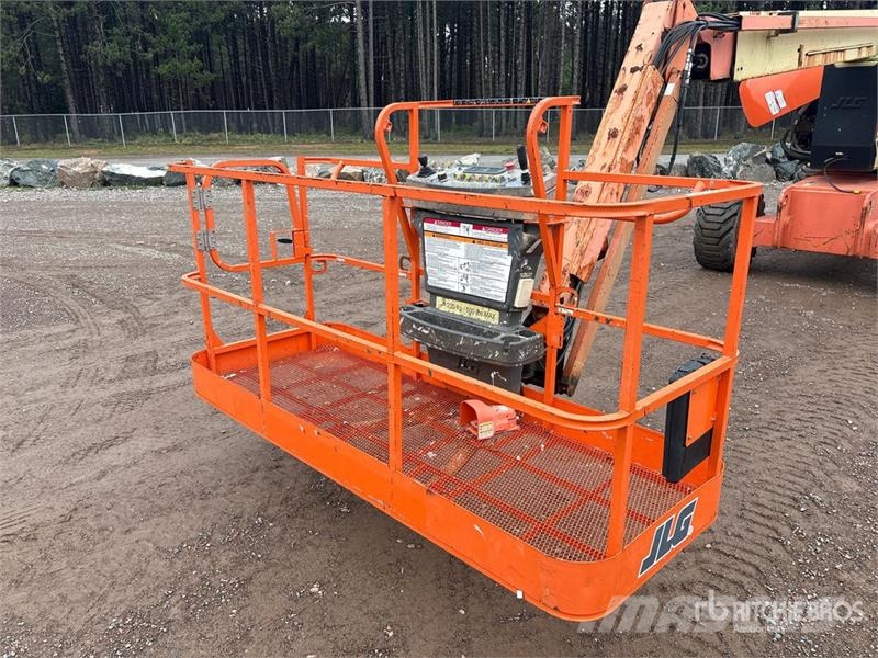 JLG 800 AJ 4WD Dual Fuel Articulating Boom Lift Gelenkteleskoparbeitsbühnen