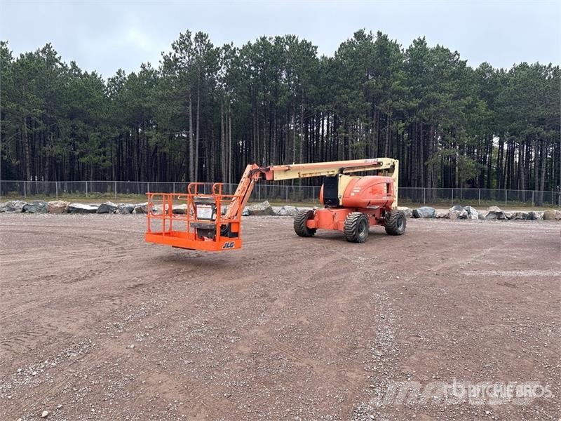 JLG 800 AJ 4WD Dual Fuel Articulating Boom Lift Gelenkteleskoparbeitsbühnen