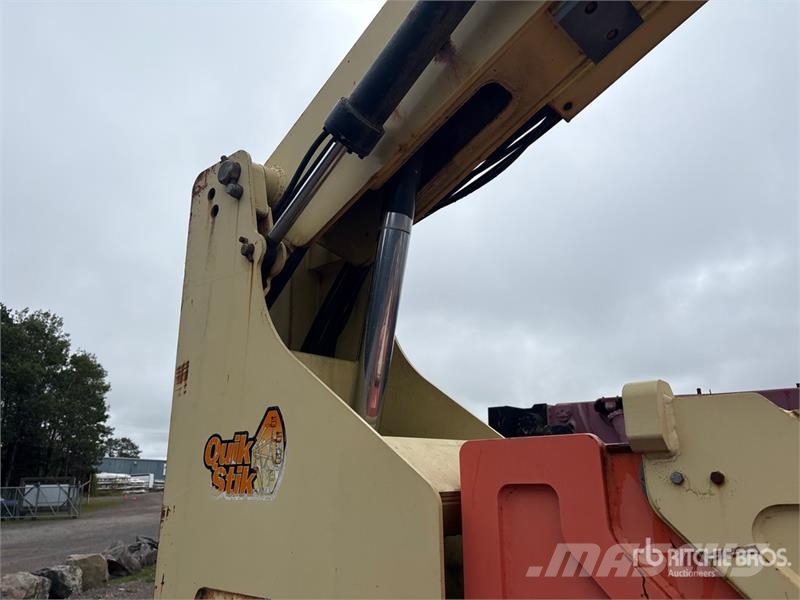 JLG 800 AJ 4WD Dual Fuel Articulating Boom Lift Gelenkteleskoparbeitsbühnen