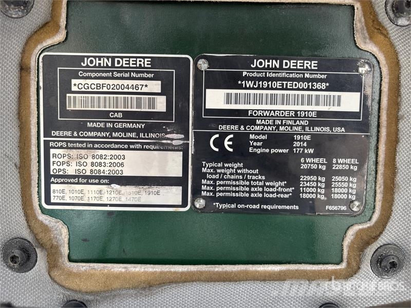 John Deere 1910E Forwarder